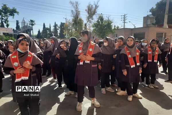 آموزش مهارت‌های تشکیلاتی به دانش‌آموزان دبستان دخترانه معارف6 ناحیه 3 شیراز