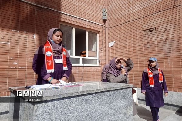 آموزش مهارت‌های تشکیلاتی به دانش‌آموزان دبستان دخترانه معارف6 ناحیه 3 شیراز