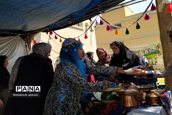 برپایی غرفه پژوهش‌سرای دانش‌آموزی ابوریحان منطقه جوادآباد و دیگر مناطق در بخش کهریزک، شهر ری