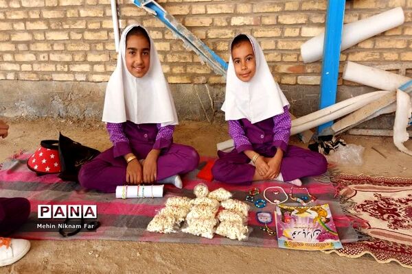 برپایی نمایشگاه دست‌سازها و تولیدات محلی دانش‌آموزان دبستان حضرت رقیه(س)  ناحیه یک یزد