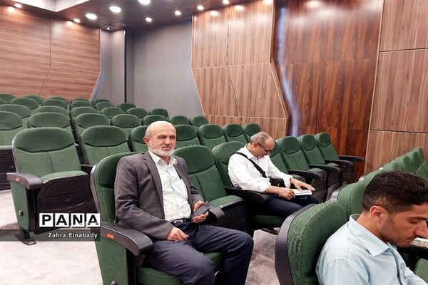 آیین تجلیل از فعالان اردوهای راهیان نور دانش‌آموزی شهرستان ملارد