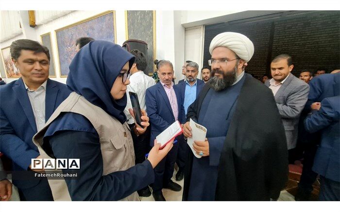 معلم الگوی تمام عیار دانش‌آموزان است