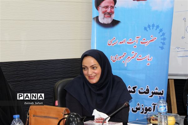 تجلیل از معلمان و مدیران نمونه آموزش و پرورش استثنایی استان بوشهر