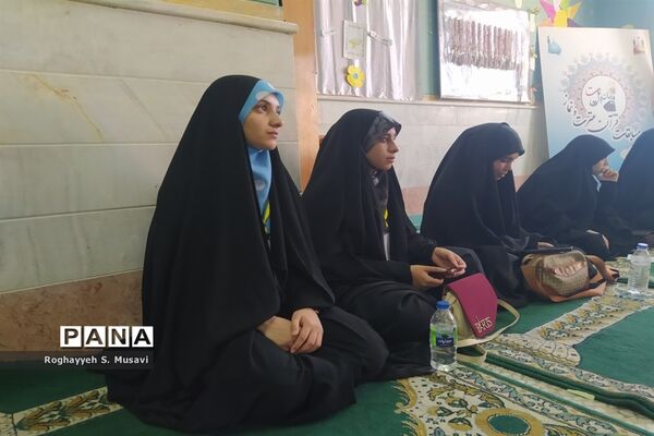 مرحله استانی مسابقات قرآن کریم دختران دانش‌آموز قم در شهر دستجرد