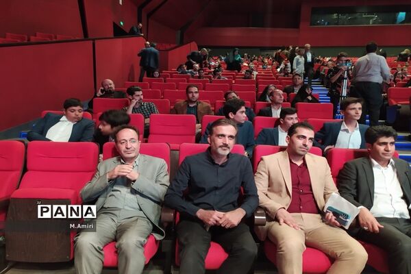 تقدیر از معلمان نمونه منطقه ۱۵