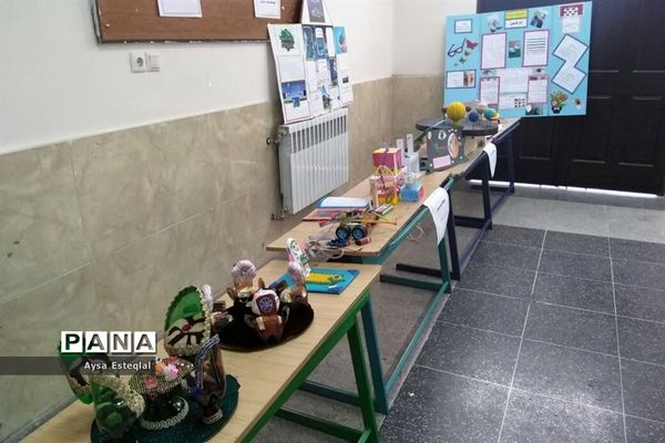 برگزاری نمایشگاه طرح جابربن حیان در دبستان معارف 6 ناحیه 3 شیراز