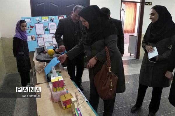 برگزاری نمایشگاه طرح جابربن حیان در دبستان معارف 6 ناحیه 3 شیراز