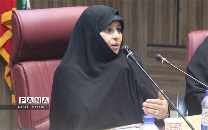 حضور یک مشاور در مدرسه، ضامن مدیریت سلامت روان آن مدرسه‌ است