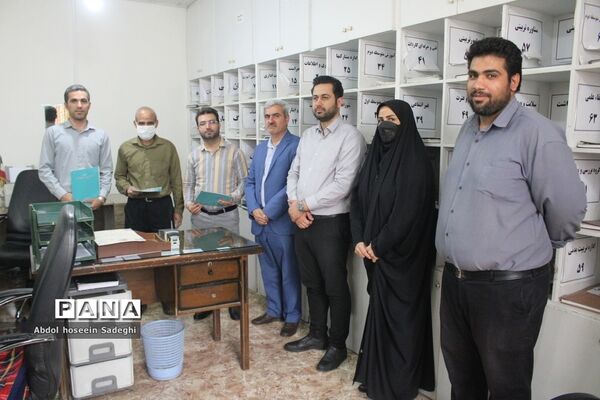 تجلیل از رئیس و کارکنان دبیرخانه اداره‌کل آموزش و پرورش استان بوشهر