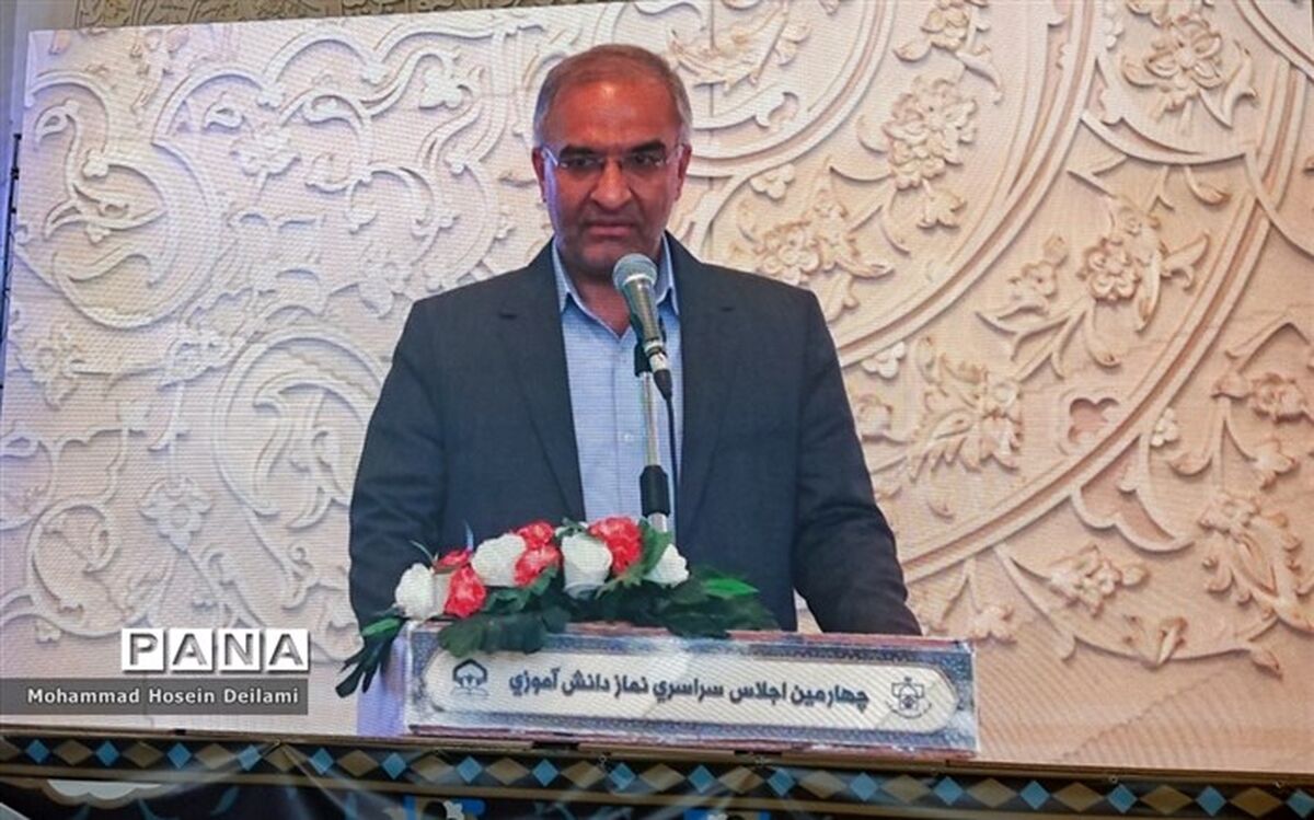 تقویت هویت دانش‌آموزان ضروری است