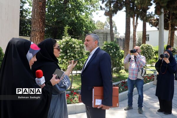 اعضای هیأت دولت در جمع خبرنگاران- ۲۰ اردیبهشت
