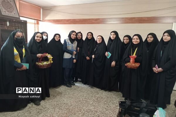 تقدیر از کارکنان آموزش و پرورش به مناسب سالگرد تاسیس سازمان دانش‌آموزی