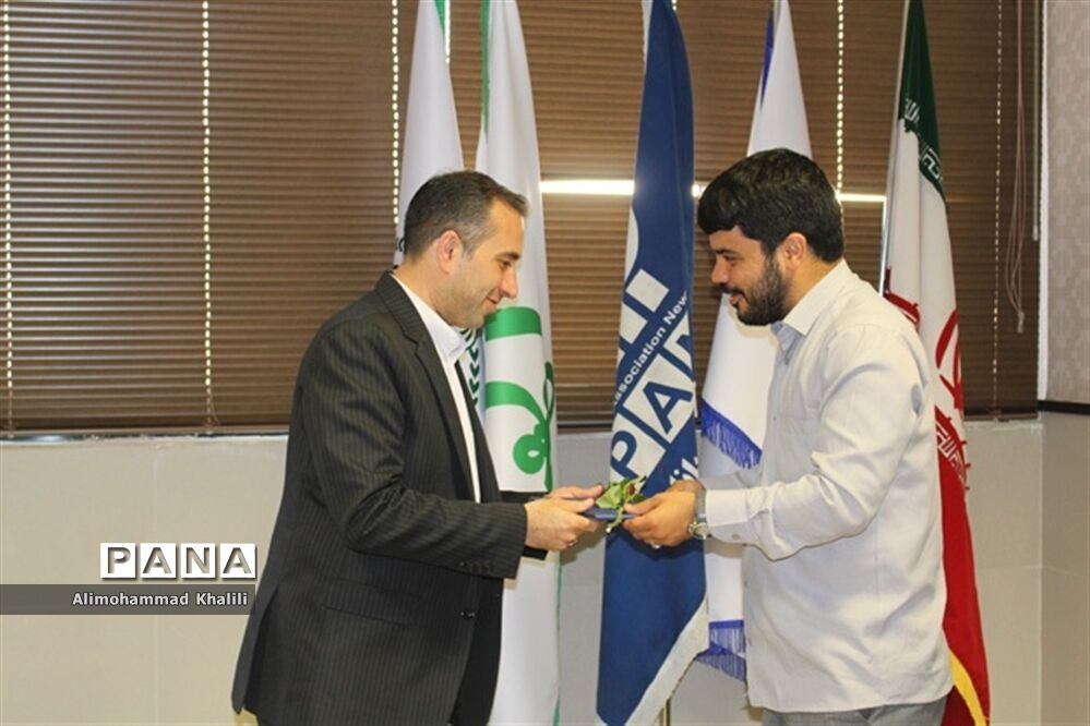 تجلیل رئیس سازمان دانش‌آموزی کشور از کارکنان این سازمان در فارس