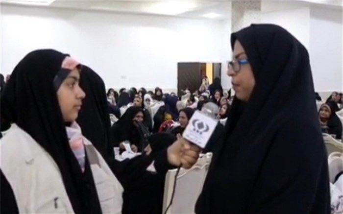 به مناسبت هفته معلم از معلمان نمونه شهرستان رودان تکریم شد/فیلم