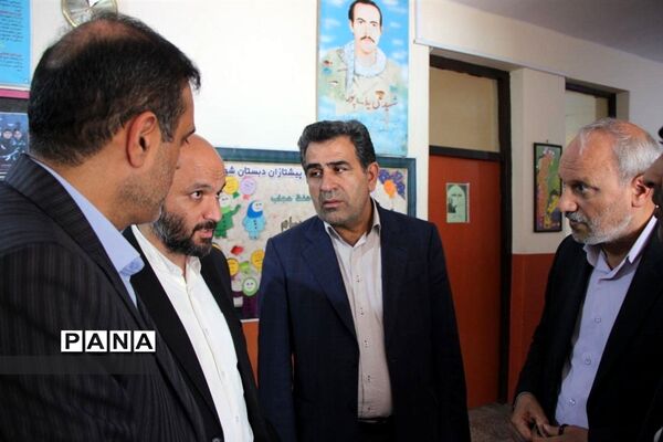 بازدید معاون عمرانی وزیر آموزش و پرورش و رئیس سازمان نوسازی مدارس کشور از مدارس تخریبی ناحیه یک ساری