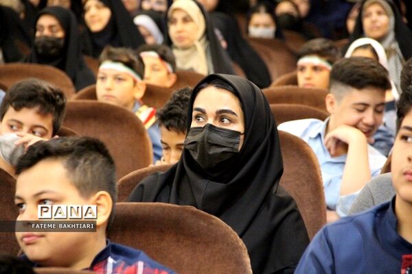 تقدیر از رتبه‌های برتر مسابقات فرهنگی هنری فردا در ناحیه یک شهرری