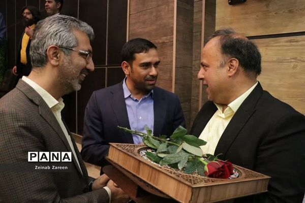 برگزاری همایش مردمی تجلیل از معلمان ماندگار و تاثیرگذار مهریز