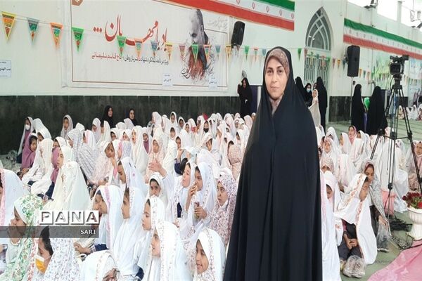 جشن تکلیف ۱۷۰۰ نفری دانش‌آموزان دختر شاهین شهر با حضور ابوذر روحی و اجرای سرود سلام فرمانده ۱ و ۲