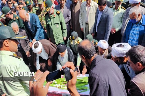 مراسم تشییع پیکر شهید مدافع امنیت در زنجان