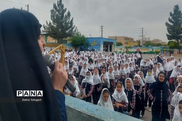 جلسه پرسش و پاسخ عفاف و حجاب در دبستان مطهره قرچک