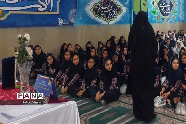جلسه پرسش و پاسخ عفاف و حجاب در دبستان مطهره قرچک