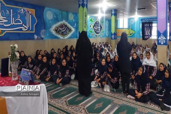 جلسه پرسش و پاسخ عفاف و حجاب در دبستان مطهره قرچک