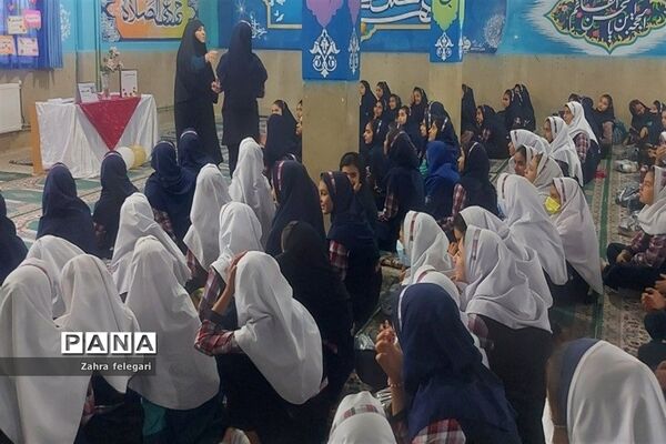 جلسه پرسش و پاسخ عفاف و حجاب در دبستان مطهره قرچک