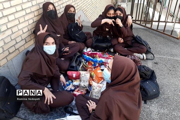 یک روز شاد بدون  کیف در مدرسه روستایی سادات رودهن