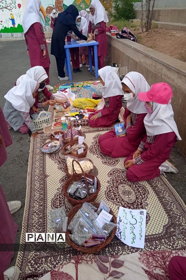 برگزاری بازارچه کسب و کار دانش‌آموزی در دبستان بوستان شهرستان بن