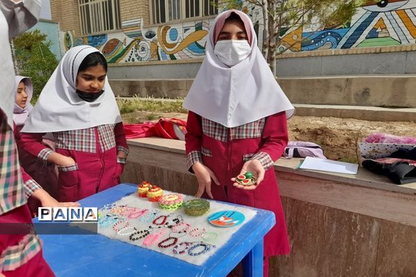 برگزاری بازارچه کسب و کار دانش‌آموزی در دبستان بوستان شهرستان بن