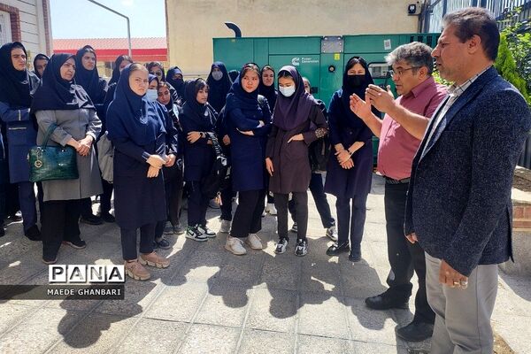 بازدید دانش‌آموزان هنرستان پروین اعتصامی از کارخانه پندار تحریر شهرستان پردیس