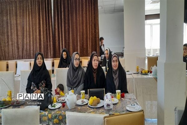 برگزاری همایش تقدیر از معلمان نمونه و پیشکسوتان فرهنگی شهرستان فیروزکوه