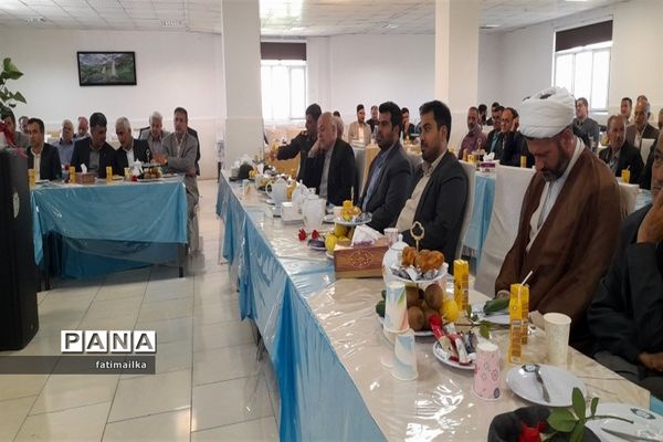 برگزاری همایش تقدیر از معلمان نمونه و پیشکسوتان فرهنگی شهرستان فیروزکوه