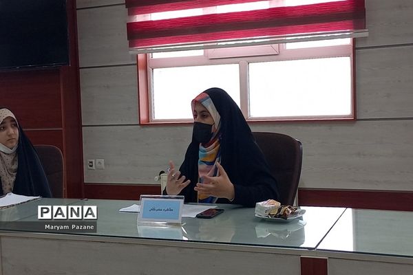برگزاری نشست شورای دانش‌آموزی منطقه ملارد و تقدیر از دانش‌آموزان فعال