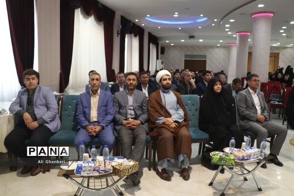 مراسم اختتامیه سفیران سلامت دانش‌آموزی در تبریز