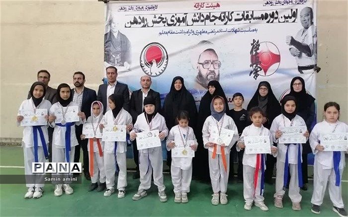 اولین دوره مسابقات کاراته جام دانش‌آموزی در رودهن برگزار شد/فیلم