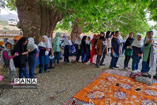 اردوی دانش‌آموزان مروستی در منطقه گردشگری کرخنگان