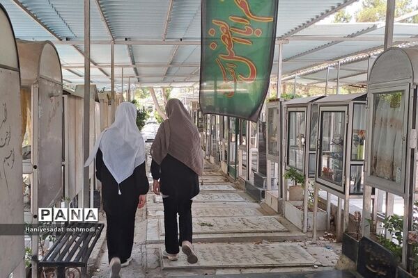 زیارت مزار شهدا توسط خبرنگار پانای رودهن