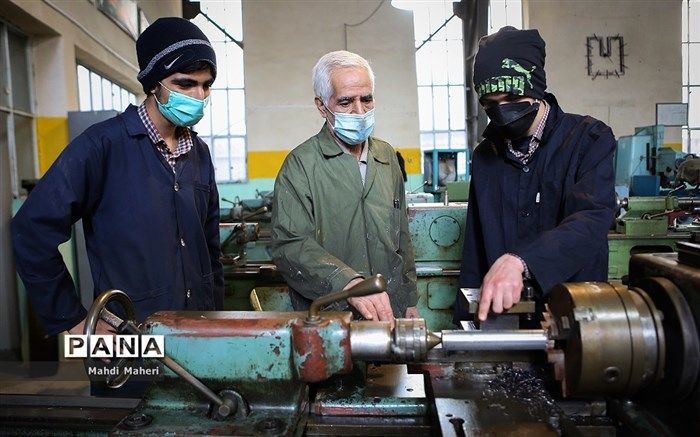 چندین راهکار برای کاهش مدرک‌گرایی دانش‌آموزان