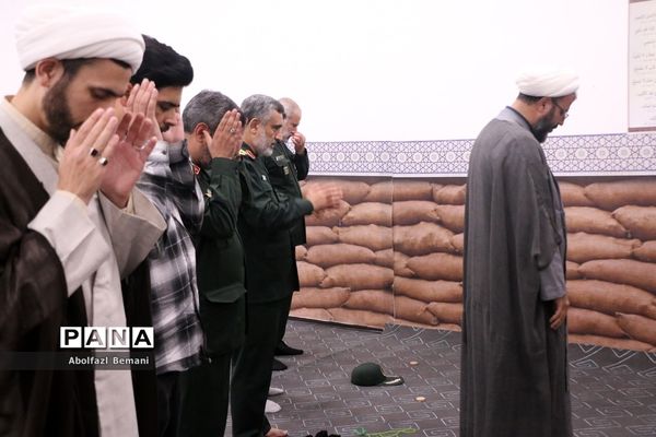 بازدید فرمانده هوافضای سپاه از موزه دفاع مقدس قم