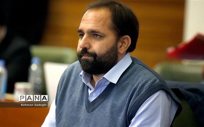 حفظ میراث‌های معنوی شهر و تلاش برای آشنا کردن مردم با آنان