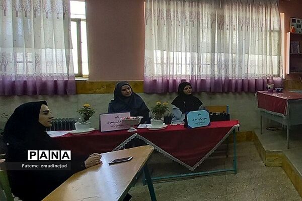داوری منطقه‌ای جشنواره نوجوان خوارزمی در دبیرستان تربیت رودهن