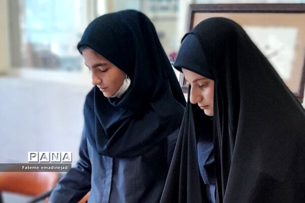 داوری منطقه‌ای جشنواره نوجوان خوارزمی در دبیرستان تربیت رودهن