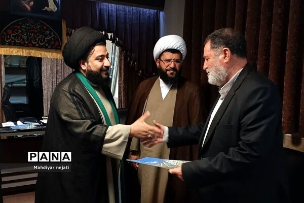 نشست مسئول امور مساجد شرق استان تهران با اعضای هیات امنای مسجد انصارالمهدی (عج) رودهن