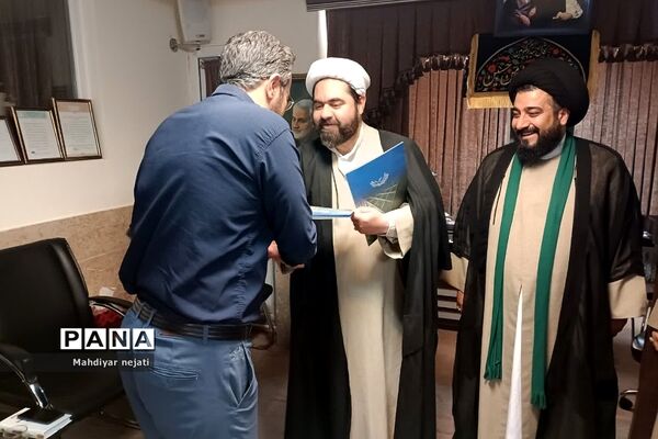 نشست مسئول امور مساجد شرق استان تهران با اعضای هیات امنای مسجد انصارالمهدی (عج) رودهن