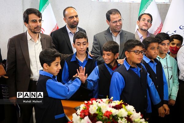 امضای تفاهم‌نامه و آغاز عملیات اجرایی اتصال پرسرعت مدارس کشور از طریق فناوری فیبرنوری
