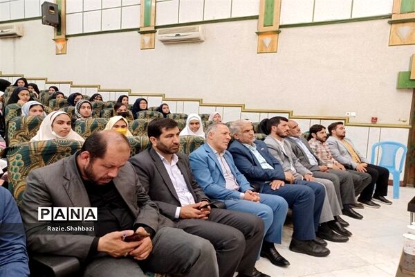 تقدیر از دختران فعال قرآنی پاکدشت