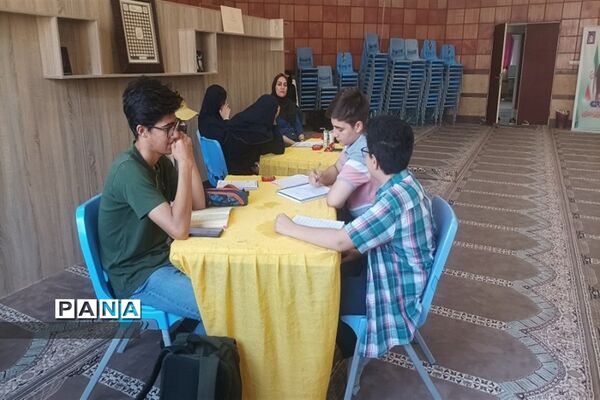 نهمین جشنواره نوجوان خوارزمی با محور مناظره علمی در دبیرستان ناحیه 3 کرج