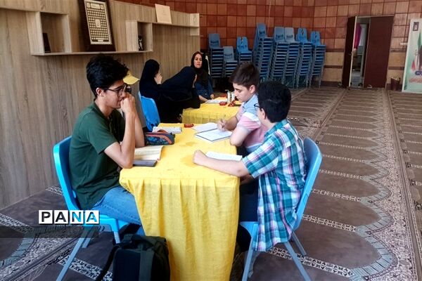 نهمین جشنواره نوجوان خوارزمی با محور مناظره علمی در دبیرستان ناحیه 3 کرج