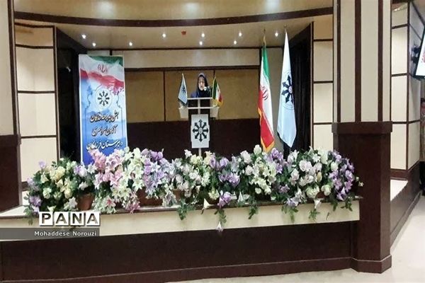 تجلیل از دانش‌آموزان برترآموزشگاه فرزانگان اسلامشهر